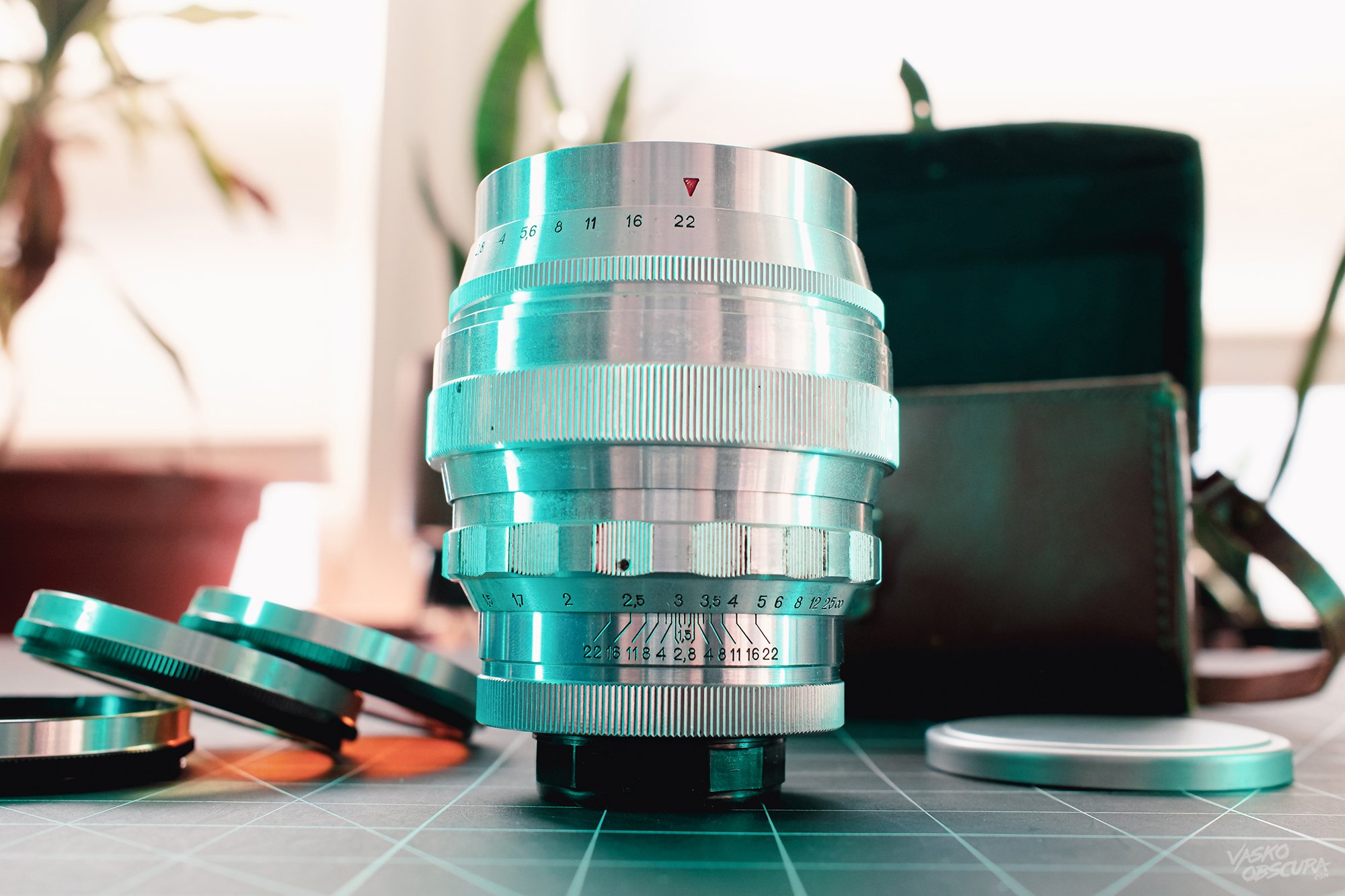Helios-40 85mm f1.5 - Lens Info
